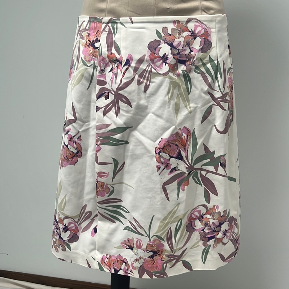 Spring skirt - Picture 2 of 5